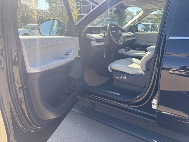 2026 Infinite Black Metallic Clearcoat Lincoln Navigator L Reserve 4X4 SUV