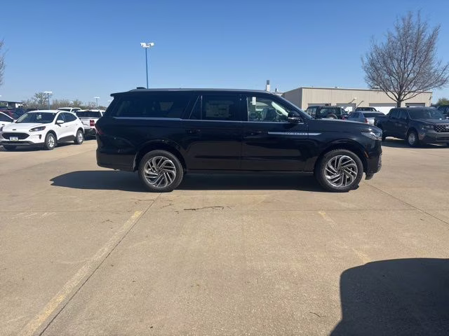 2026 Infinite Black Metallic Clearcoat Lincoln Navigator L Reserve 4X4 SUV