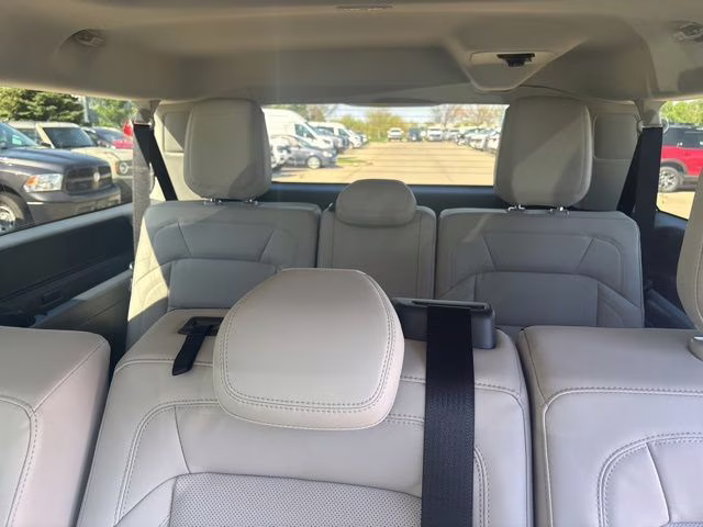 2026 Infinite Black Metallic Clearcoat Lincoln Navigator L Reserve 4X4 SUV