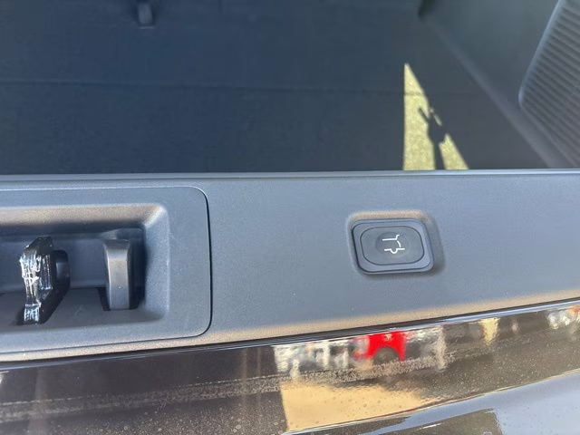 2026 Infinite Black Metallic Clearcoat Lincoln Navigator L Reserve 4X4 SUV