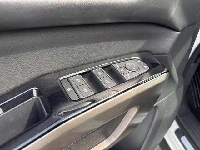 2024 Pearl White Tricoat Nissan Pathfinder Platinum 4X4 SUV