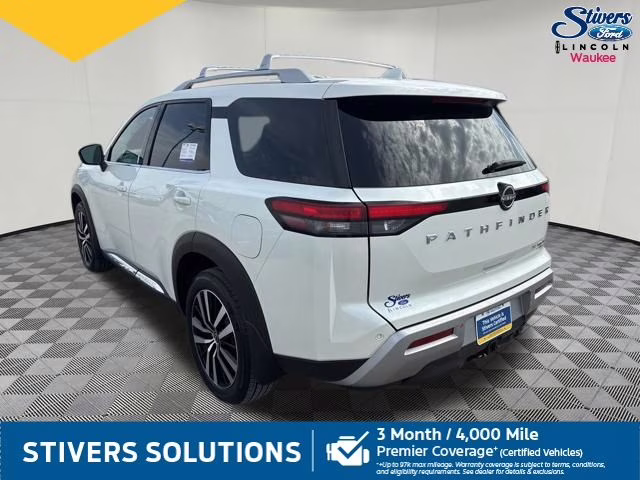 2024 Pearl White Tricoat Nissan Pathfinder Platinum 4X4 SUV