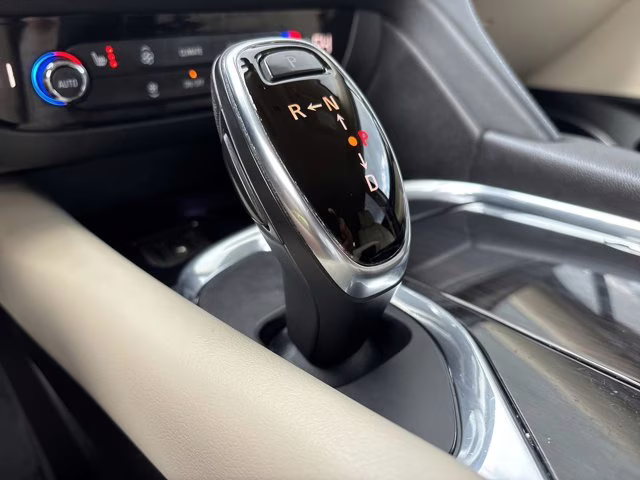 2019 Quicksilver Metallic Buick Enclave Essence FWD SUV