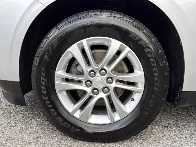 2019 Quicksilver Metallic Buick Enclave Essence FWD SUV