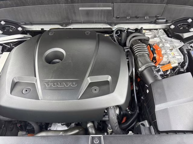 2017 Onyx Black Metallic Volvo XC90 T8 Inscription AWD SUV