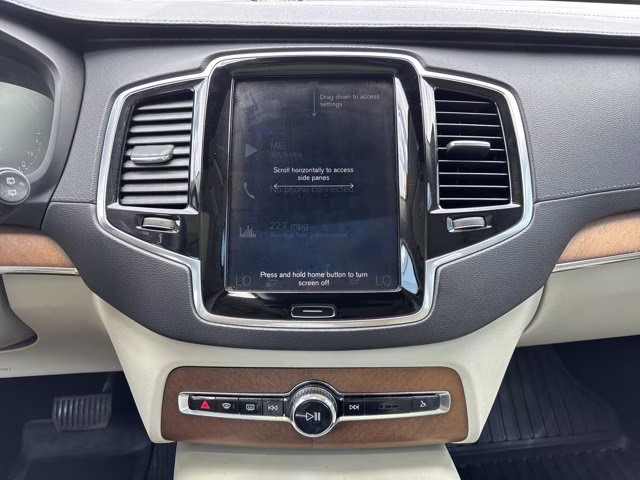 2017 Onyx Black Metallic Volvo XC90 T8 Inscription AWD SUV