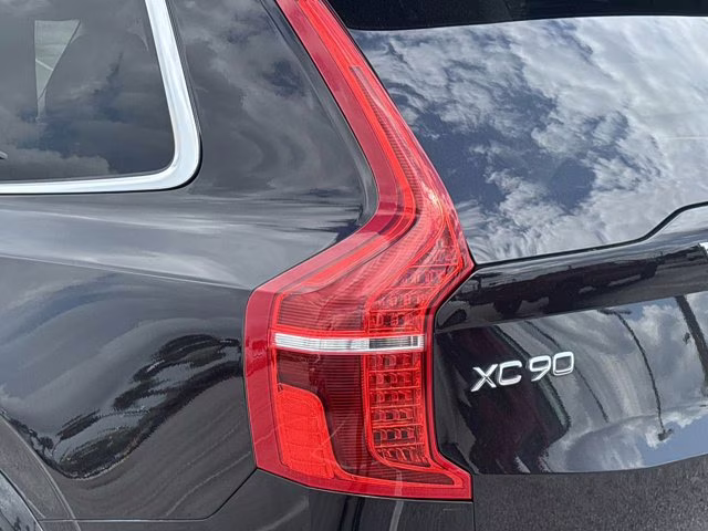 2017 Onyx Black Metallic Volvo XC90 T8 Inscription AWD SUV