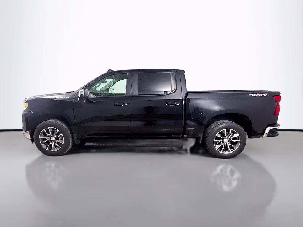 2022 Black Chevrolet Silverado 1500 LT 4X4 Truck