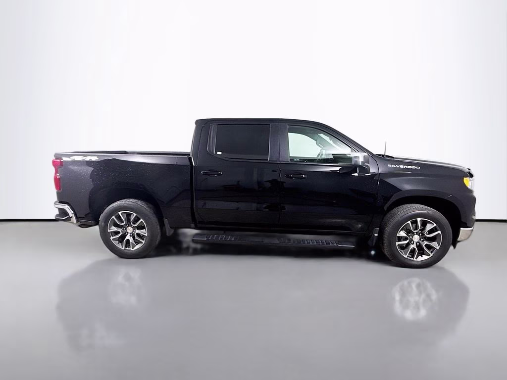 2022 Black Chevrolet Silverado 1500 LT 4X4 Truck