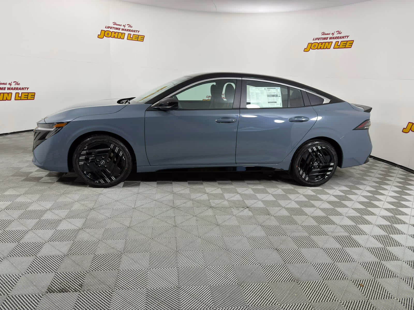 2026 Atlantic Gray Metallic/Super Black Nissan Sentra SR FWD Sedan