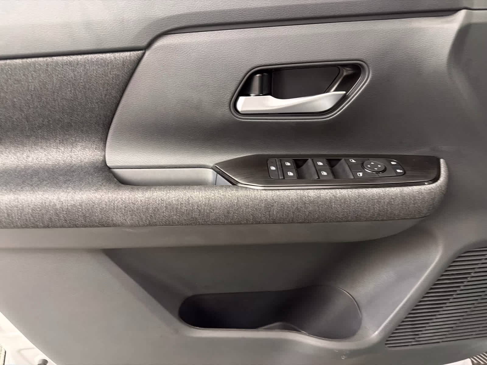2026 Aspen White Tricoat/Super Black Nissan Kicks SV FWD SUV