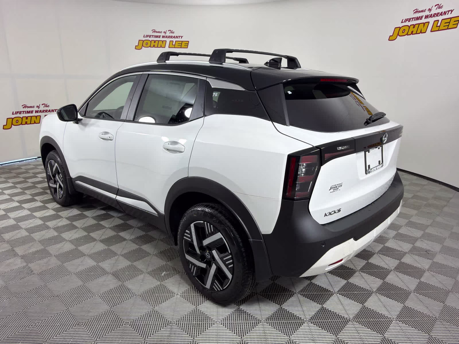 2026 Aspen White Tricoat/Super Black Nissan Kicks SV FWD SUV
