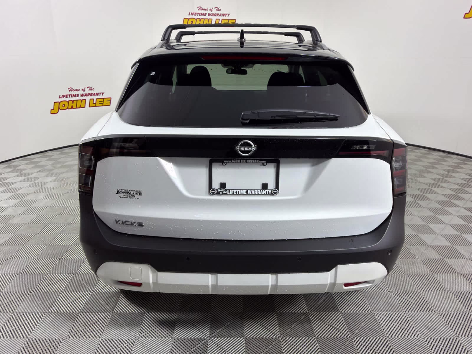 2026 Aspen White Tricoat/Super Black Nissan Kicks SV FWD SUV