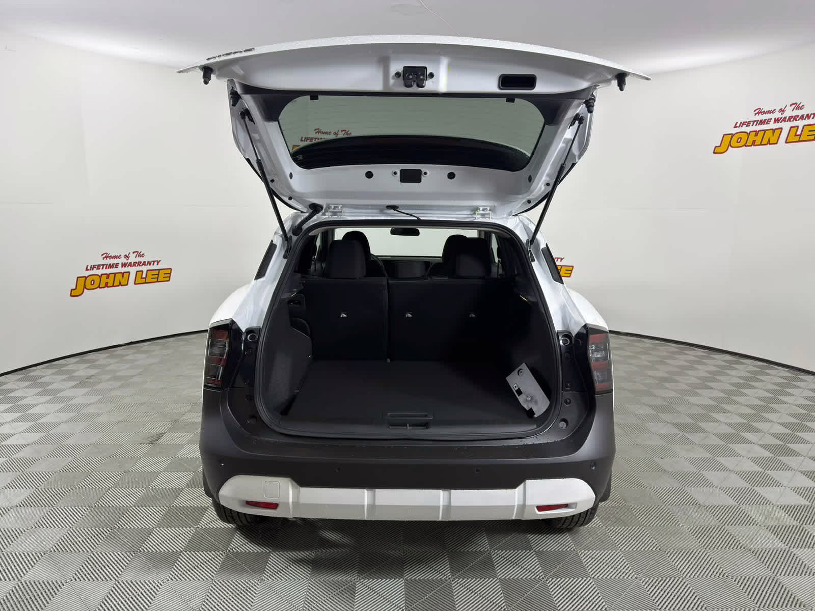 2026 Aspen White Tricoat/Super Black Nissan Kicks SV FWD SUV