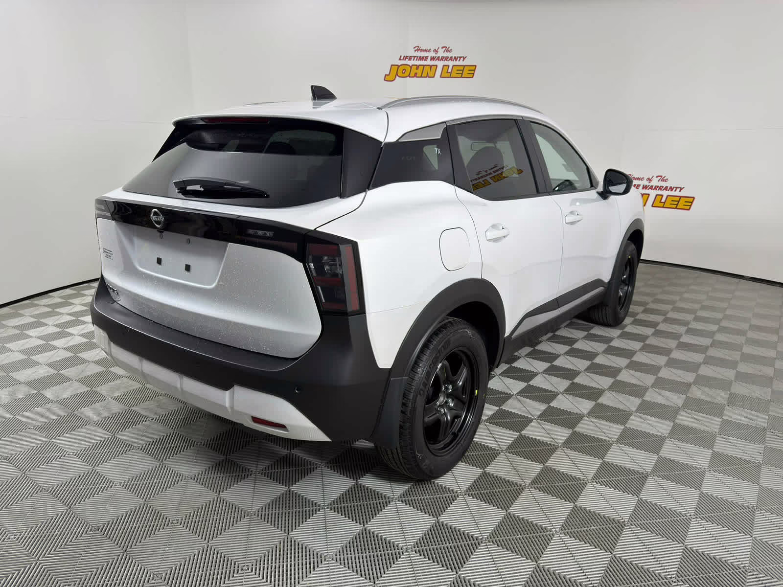 2026 Aspen White Tricoat/Super Black Nissan Kicks SV FWD SUV