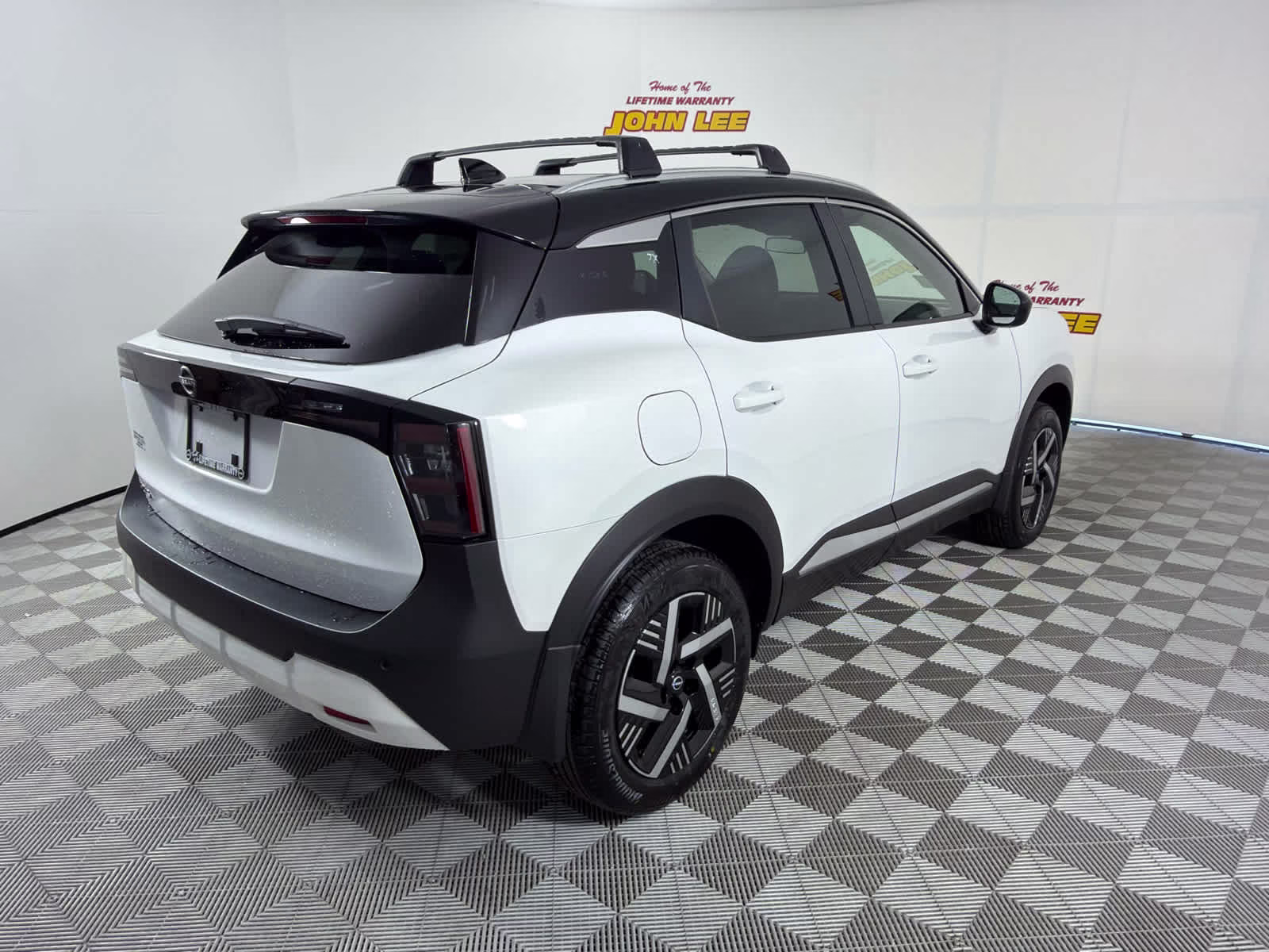 2026 Aspen White Tricoat/Super Black Nissan Kicks SV FWD SUV
