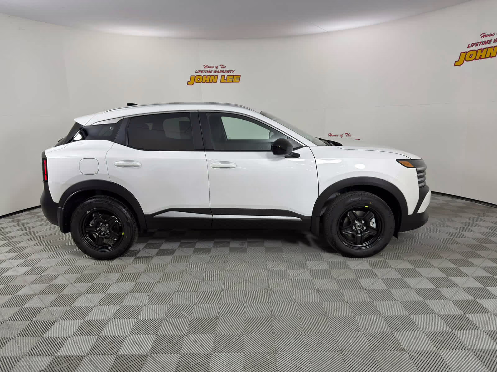 2026 Aspen White Tricoat/Super Black Nissan Kicks SV FWD SUV
