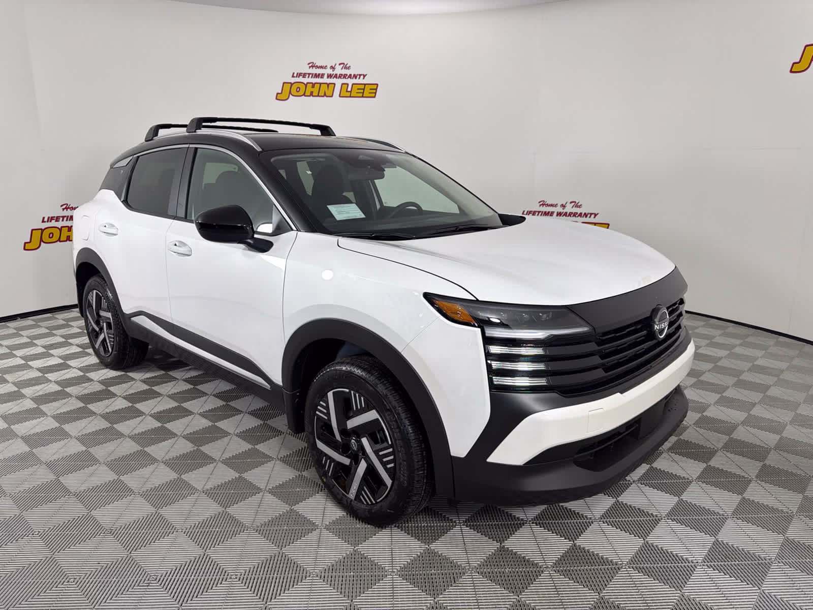 2026 Aspen White Tricoat/Super Black Nissan Kicks SV FWD SUV