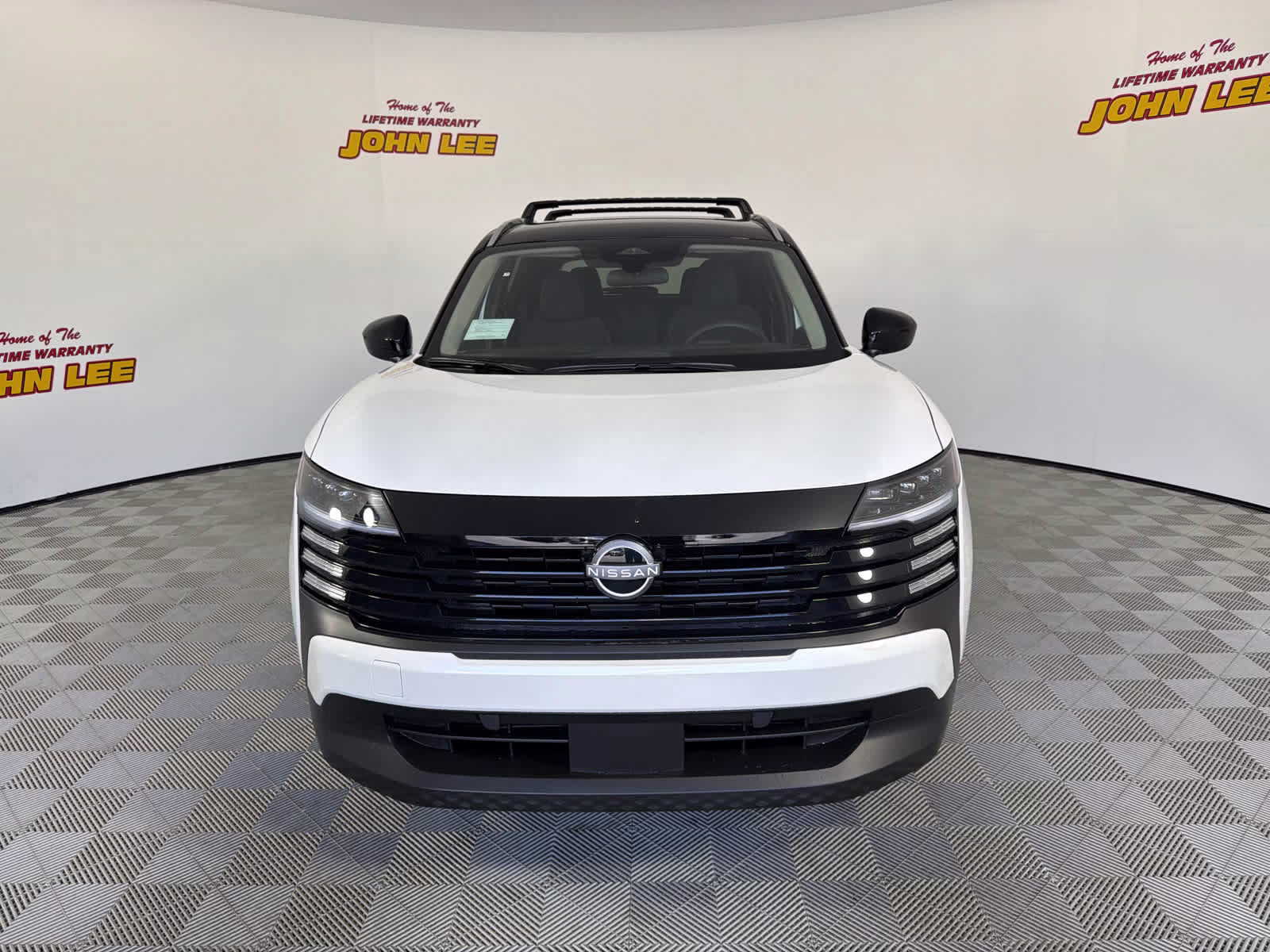 2026 Aspen White Tricoat/Super Black Nissan Kicks SV FWD SUV