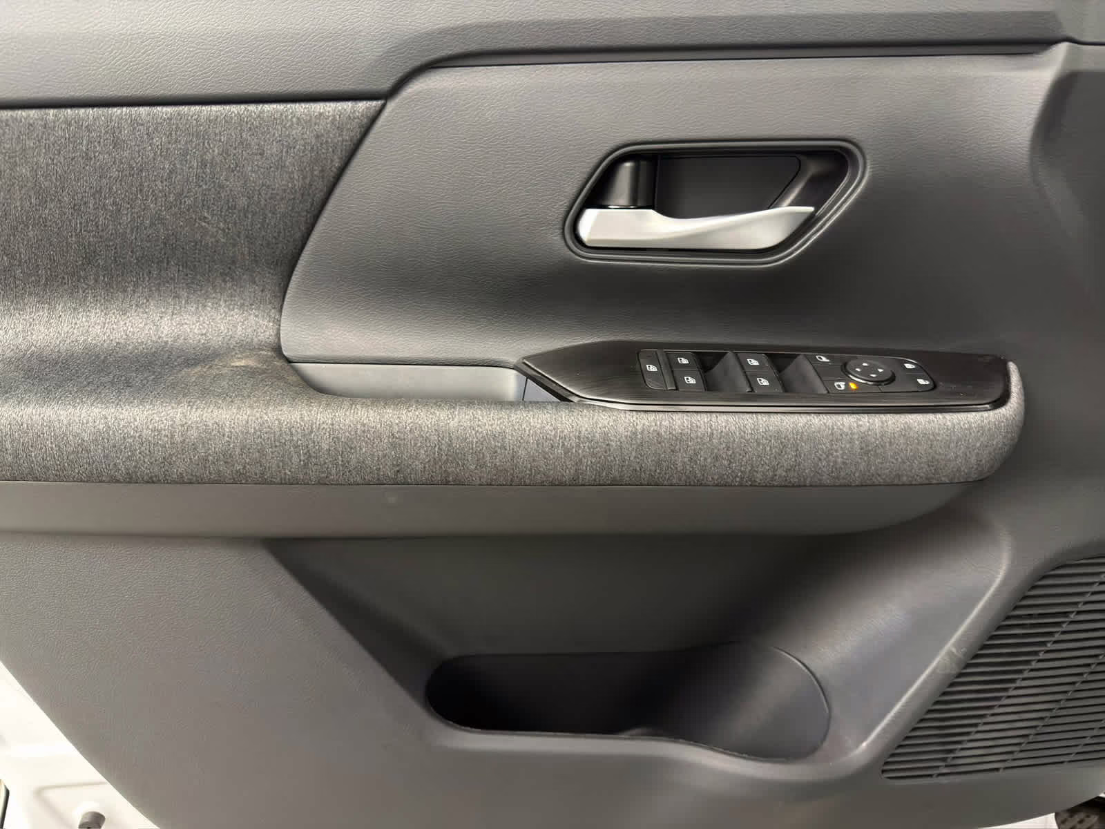 2026 Aspen White Tricoat Nissan Kicks SV FWD SUV