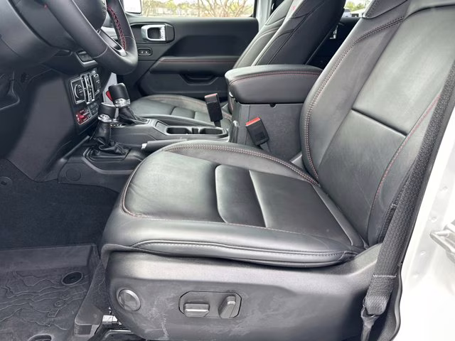 2024 White Jeep Wrangler Rubicon 4X4 Convertible