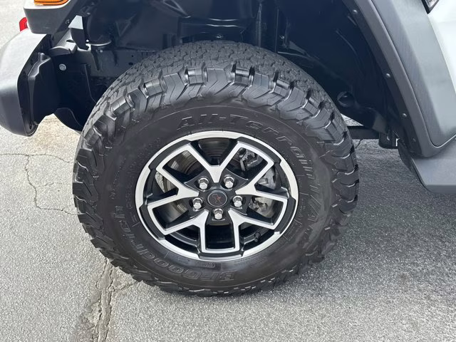 2024 White Jeep Wrangler Rubicon 4X4 Convertible