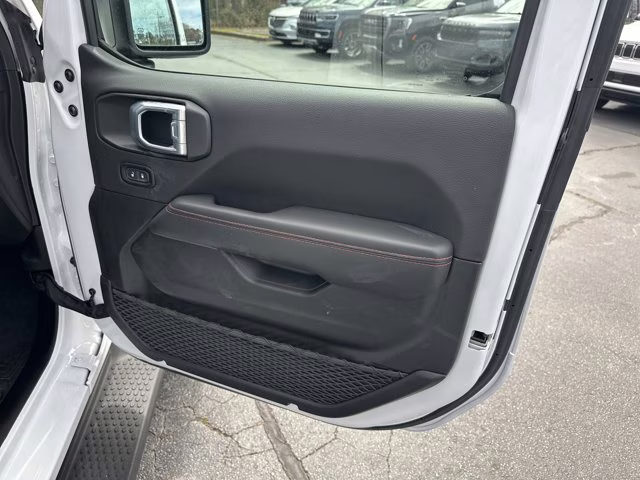 2024 White Jeep Wrangler Rubicon 4X4 Convertible