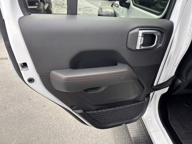 2024 White Jeep Wrangler Rubicon 4X4 Convertible