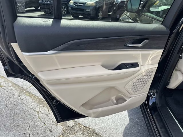 2025 Diamond Black Crystal Pearlcoat Jeep Grand Cherokee L Limited 4X4 SUV