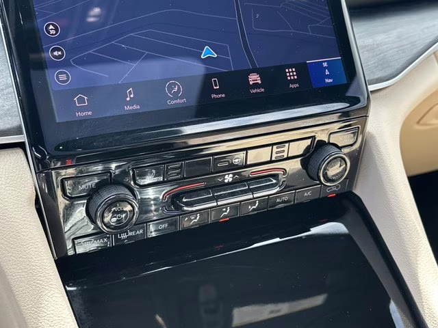 2025 Diamond Black Crystal Pearlcoat Jeep Grand Cherokee L Limited 4X4 SUV