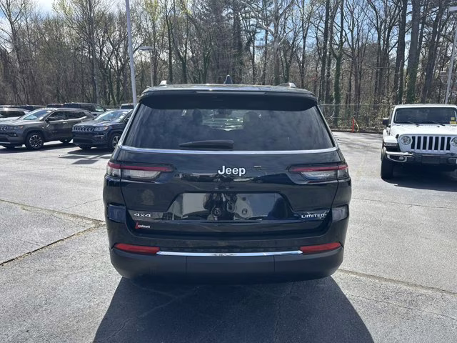 2025 Diamond Black Crystal Pearlcoat Jeep Grand Cherokee L Limited 4X4 SUV