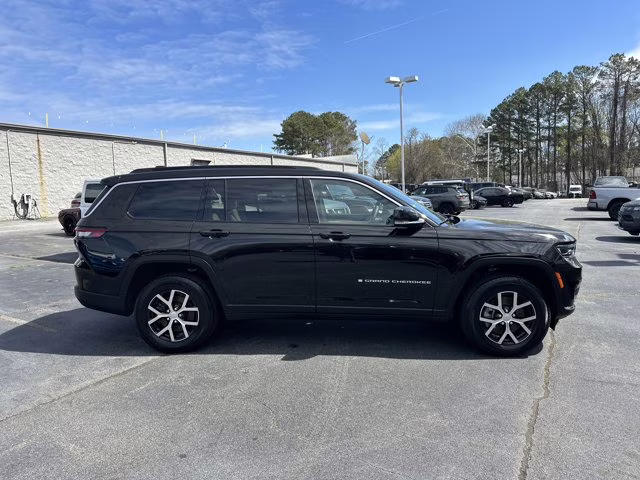 2025 Diamond Black Crystal Pearlcoat Jeep Grand Cherokee L Limited 4X4 SUV