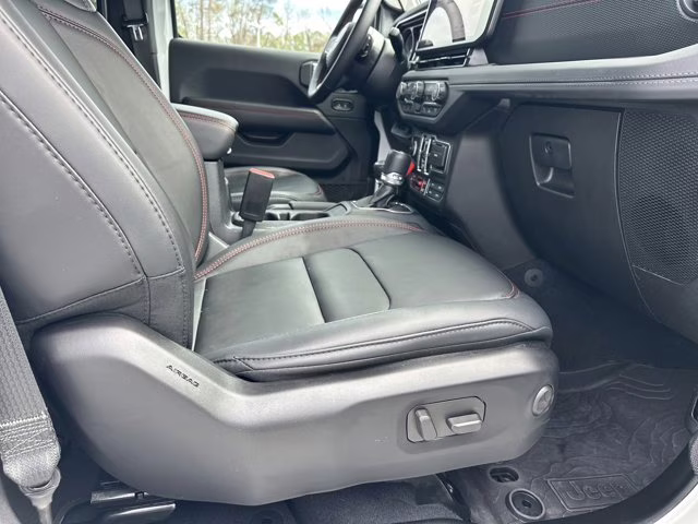 2024 White Jeep Wrangler Rubicon 4X4 Convertible