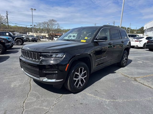 2025 Diamond Black Crystal Pearlcoat Jeep Grand Cherokee L Limited 4X4 SUV