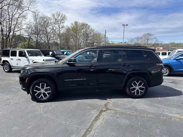 2025 Diamond Black Crystal Pearlcoat Jeep Grand Cherokee L Limited 4X4 SUV