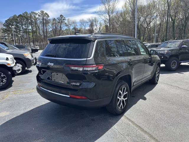 2025 Diamond Black Crystal Pearlcoat Jeep Grand Cherokee L Limited 4X4 SUV