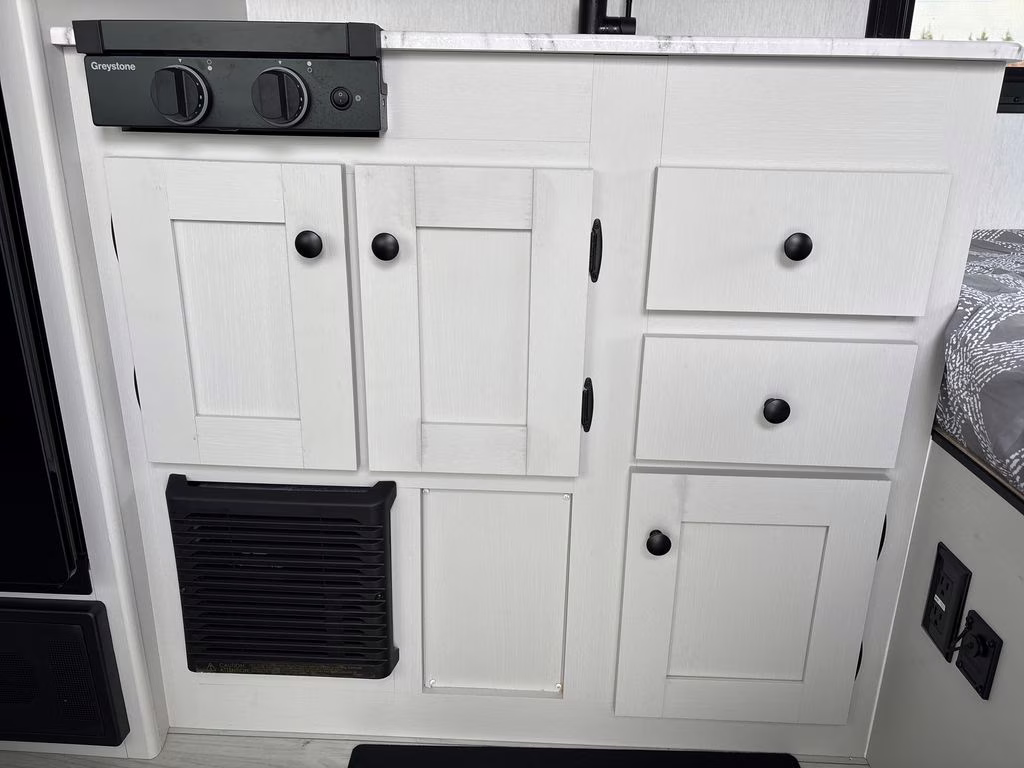 2026 White Coachmen REMOTE 12.1R Trailer