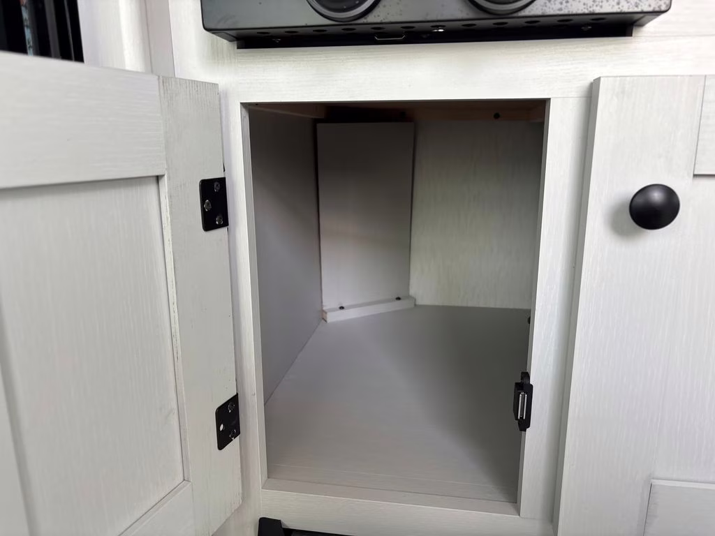 2026 White Coachmen REMOTE 12.1R Trailer