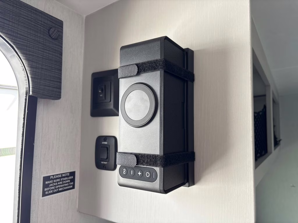 2026 White Coachmen REMOTE 12.1R Trailer