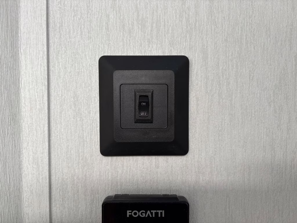 2026 White Coachmen REMOTE 12.1R Trailer