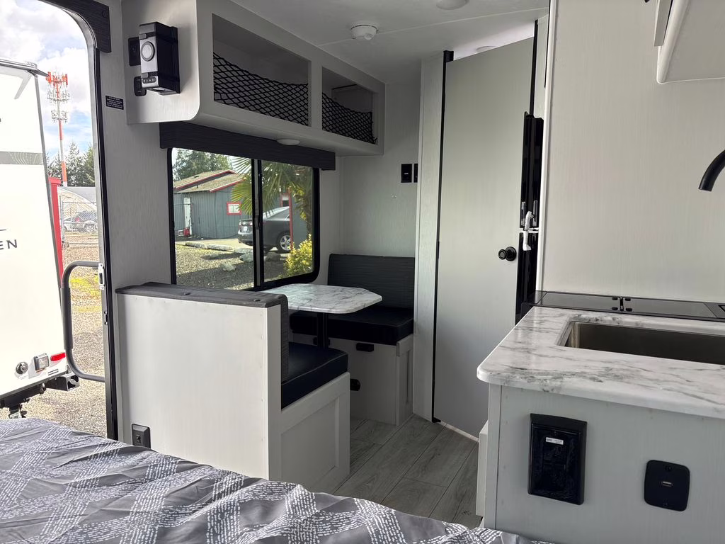 2026 White Coachmen REMOTE 12.1R Trailer