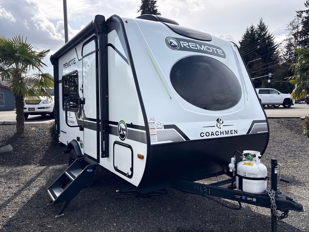 2026 White Coachmen REMOTE 12.1R Trailer