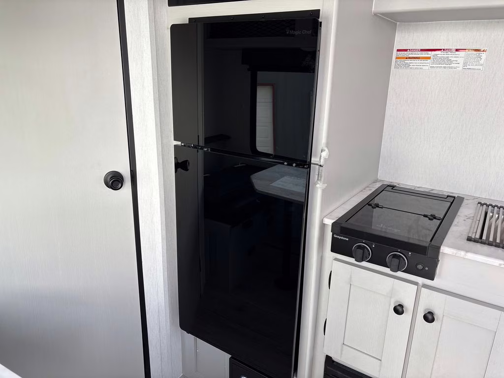 2026 White Coachmen REMOTE 12.1R Trailer