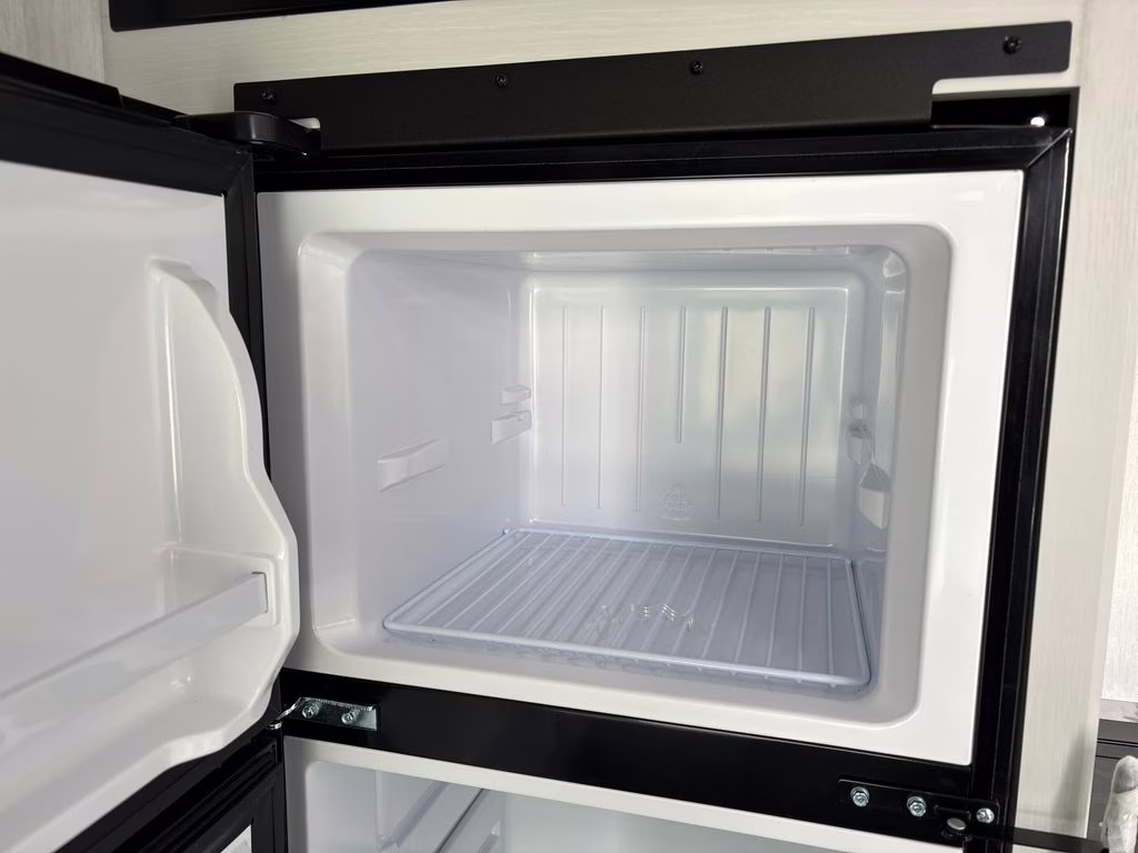 2026 White Coachmen REMOTE 12.1R Trailer