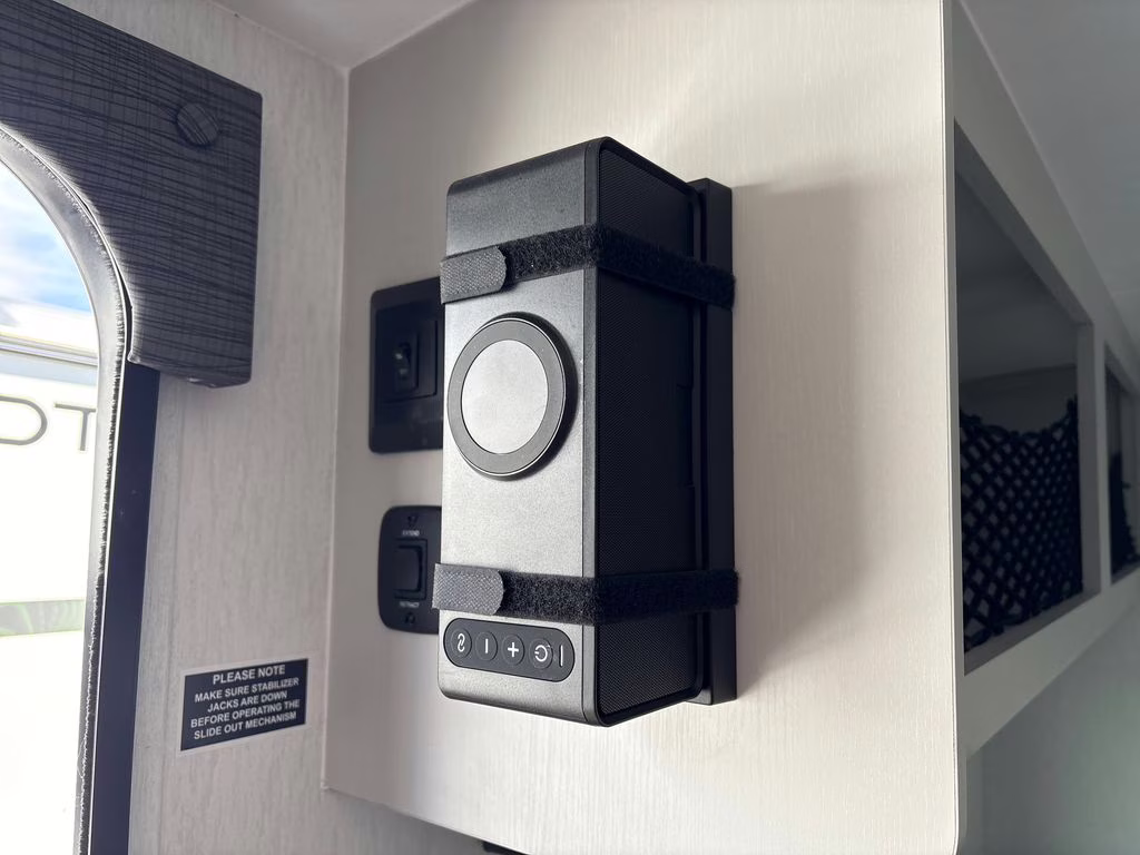 2026 White Coachmen REMOTE 12.1R Trailer