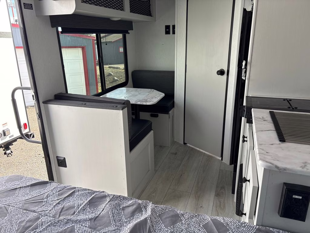 2026 White Coachmen REMOTE 12.1R Trailer