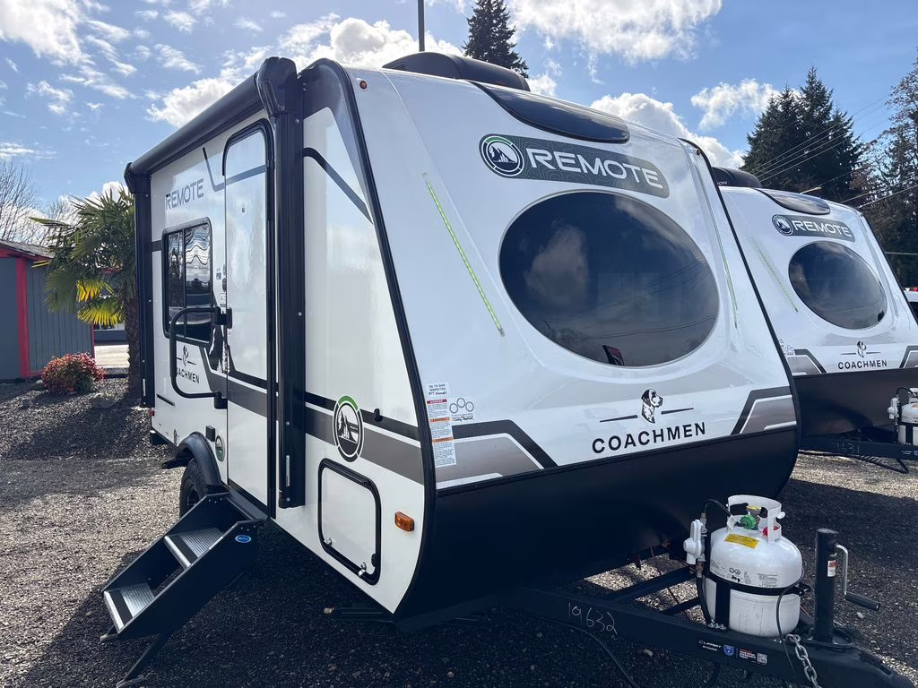 2026 White Coachmen REMOTE 12.1R Trailer