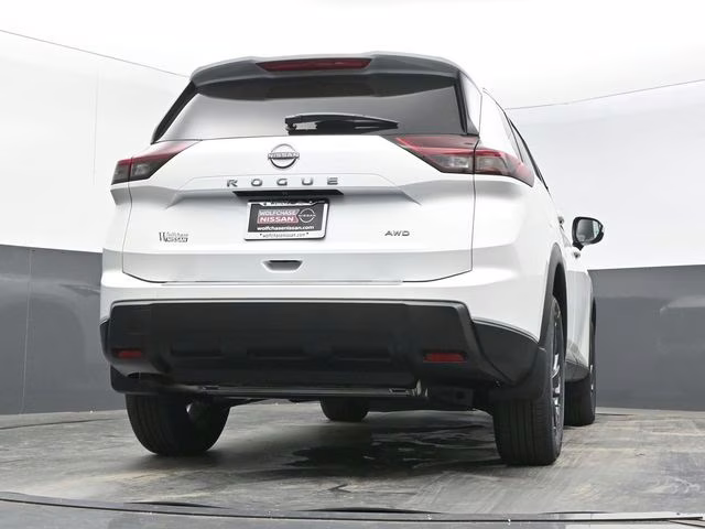 2026 Everest White Pearl Tricoat Nissan Rogue SV AWD SUV