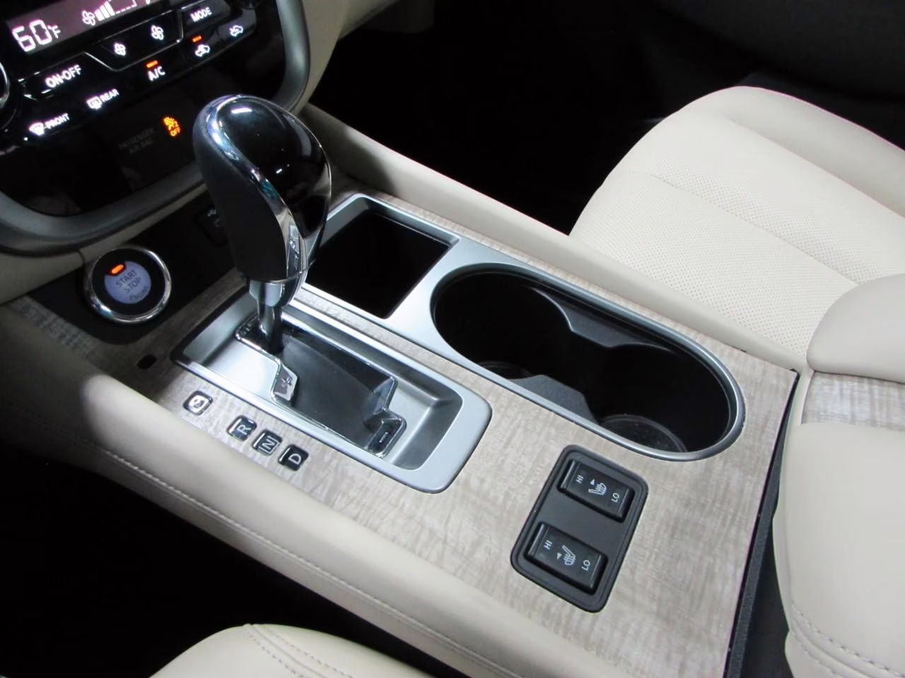 2024 Pearl White Tricoat Nissan Murano SL AWD SUV