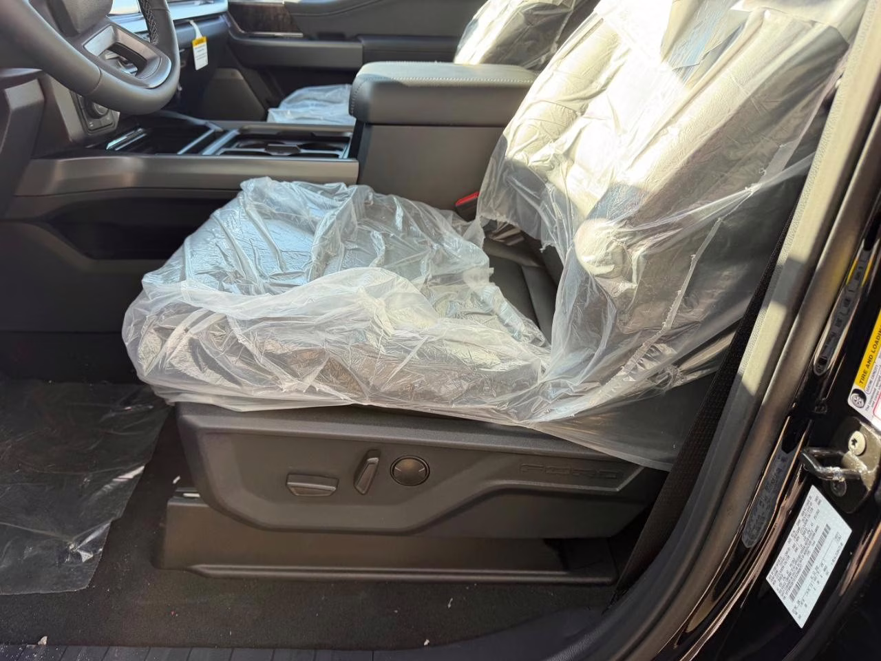 2026 Agate Black Metallic Ford Super Duty F-250 SRW Lariat 4X4 Truck